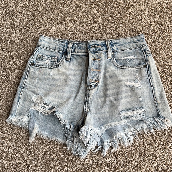 HIDDEN SOFIE LIGHT WASH HIGH WAIST SHORTS - Picture 2 of 9